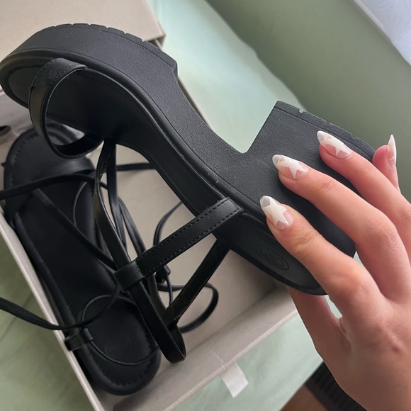 Urban Outfitters Claire Strappy Sandals - Picture 3 of 5